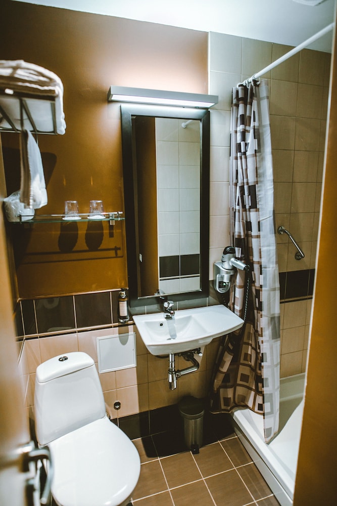 غرفة مفردة بسرير كوين، Hanza Hotel 6/6