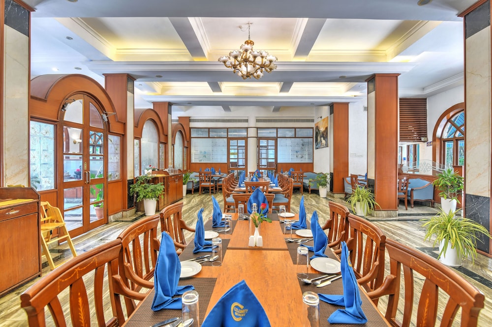 Celebrity Resort 32/50