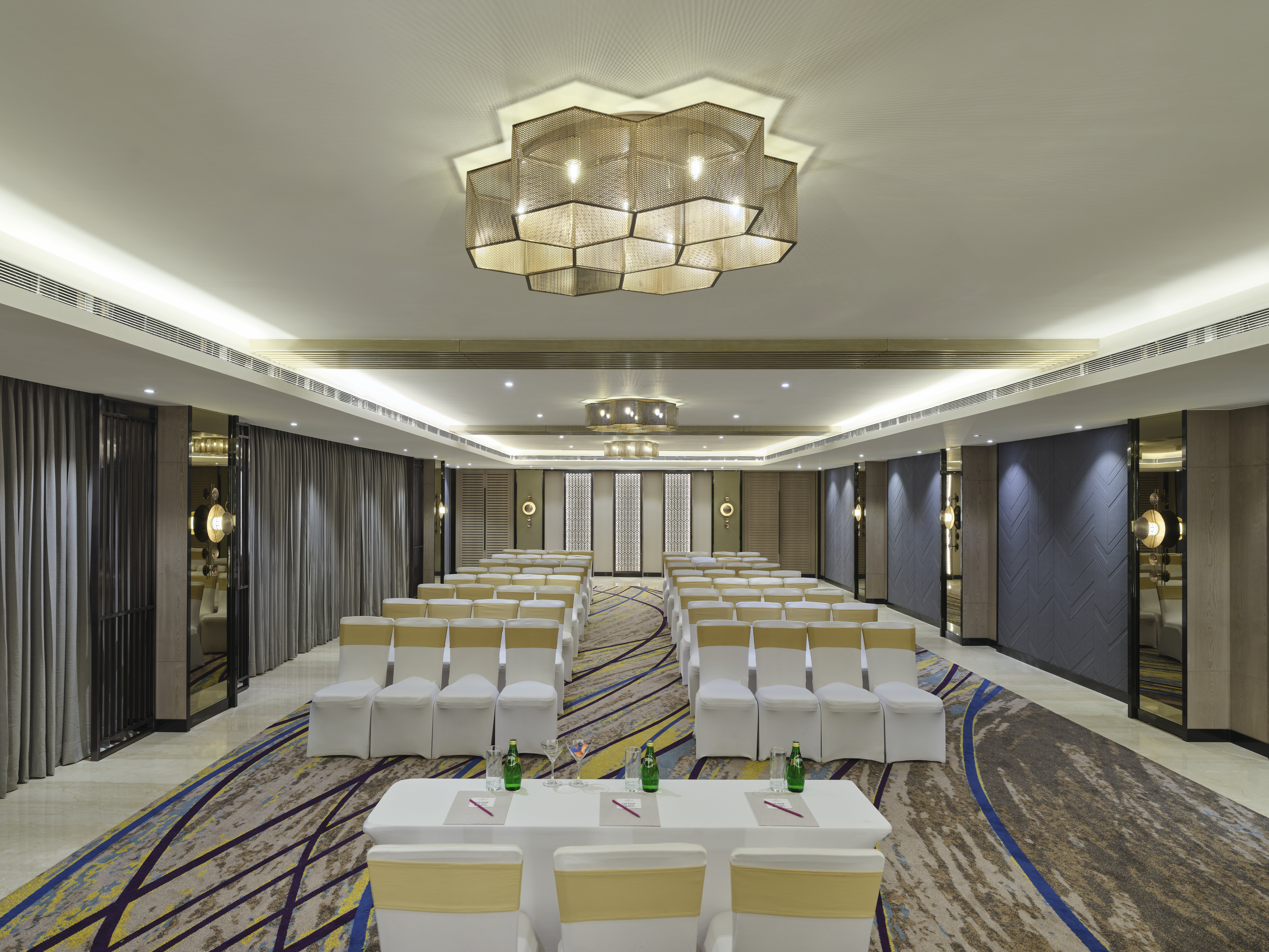 Crowne Plaza Ahmedabad City Centre 45/70