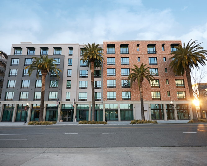 The Fort Sutter Sacramento Tapestry Collection By Hilton 2/77