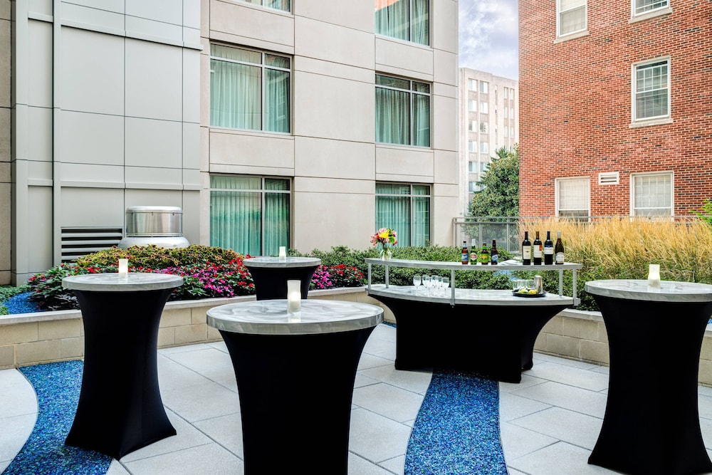 Courtyard Washington Dc Foggy Bottom 2/50