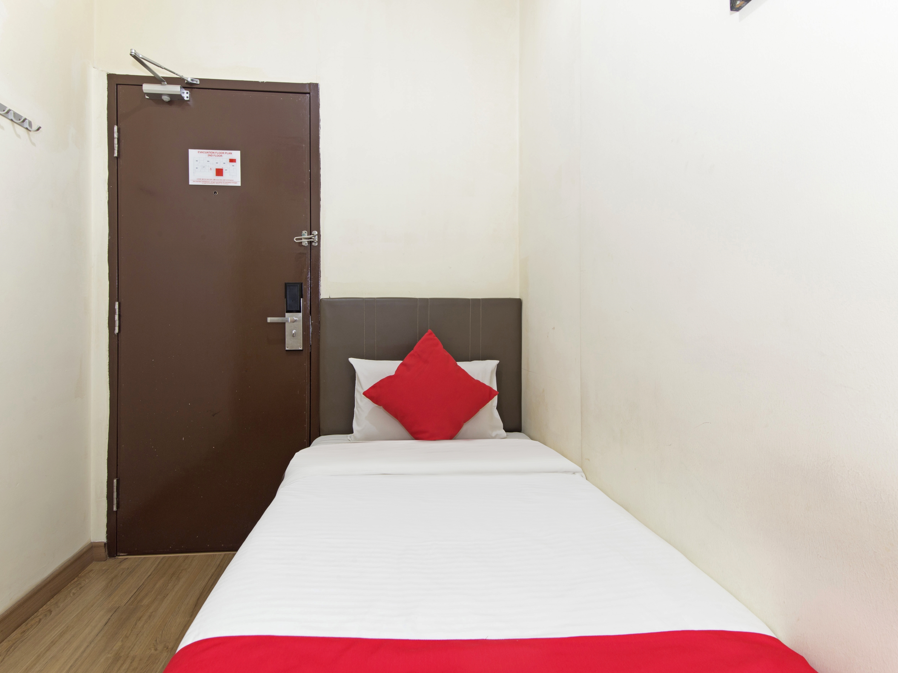 Charisma Hotel 20/32