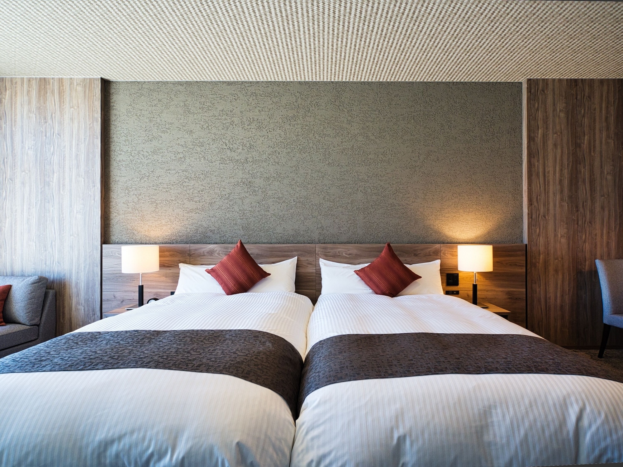 HOLLYWOOD, SUPERIOR, TWIN BEDS
