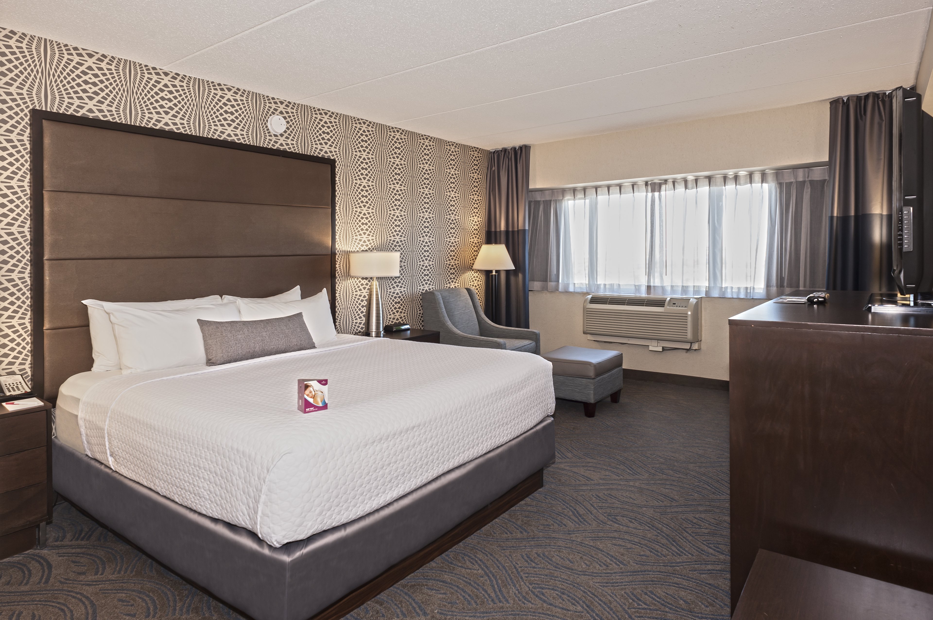 Room, King Bed 2/2
