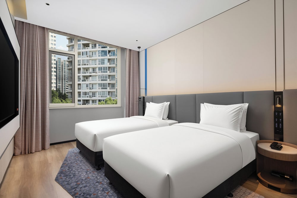 Holiday Inn Express Shanghai Jing An Xikang Road by IHG، شانغهاي 12/50