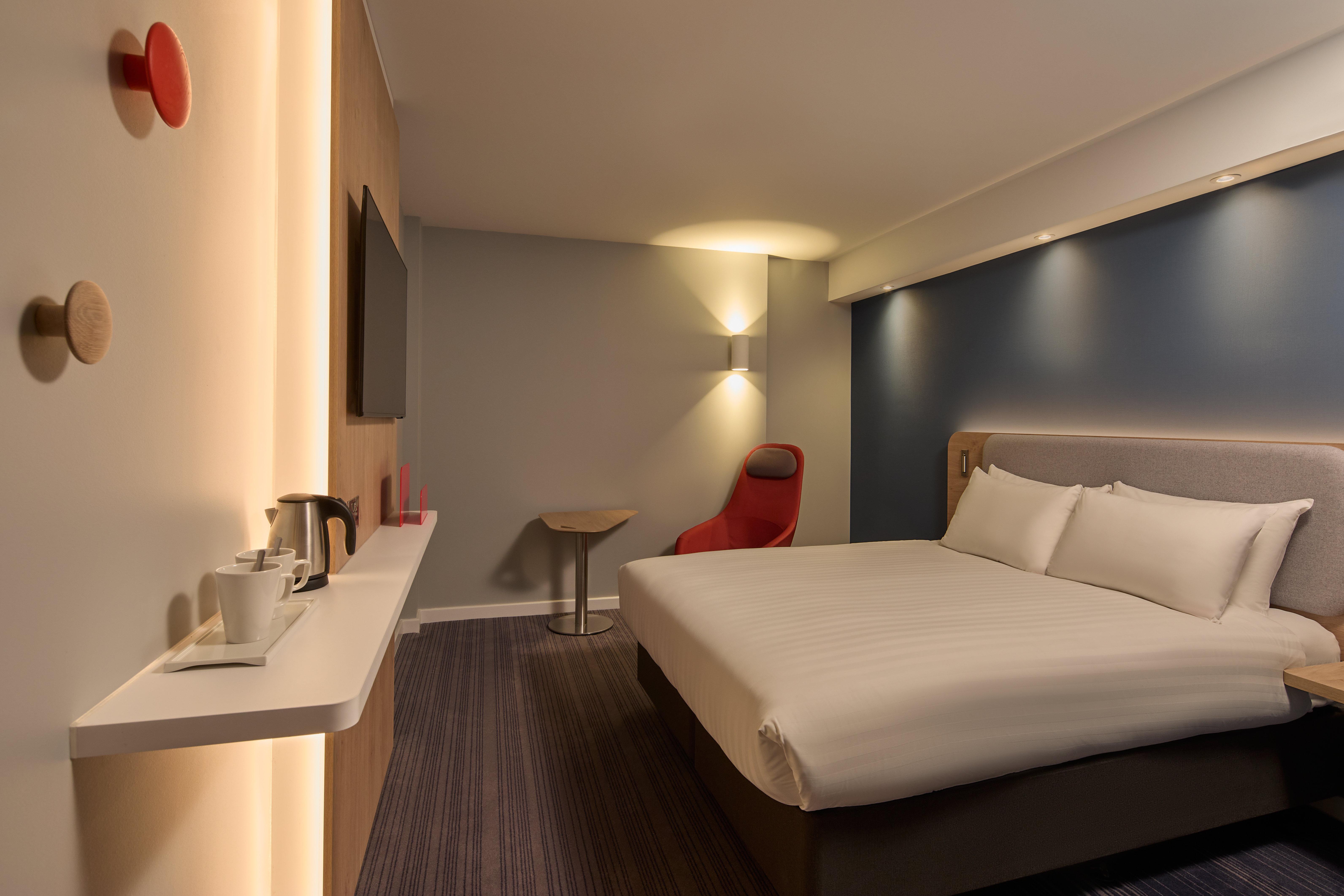Room, Double Bed, No Window