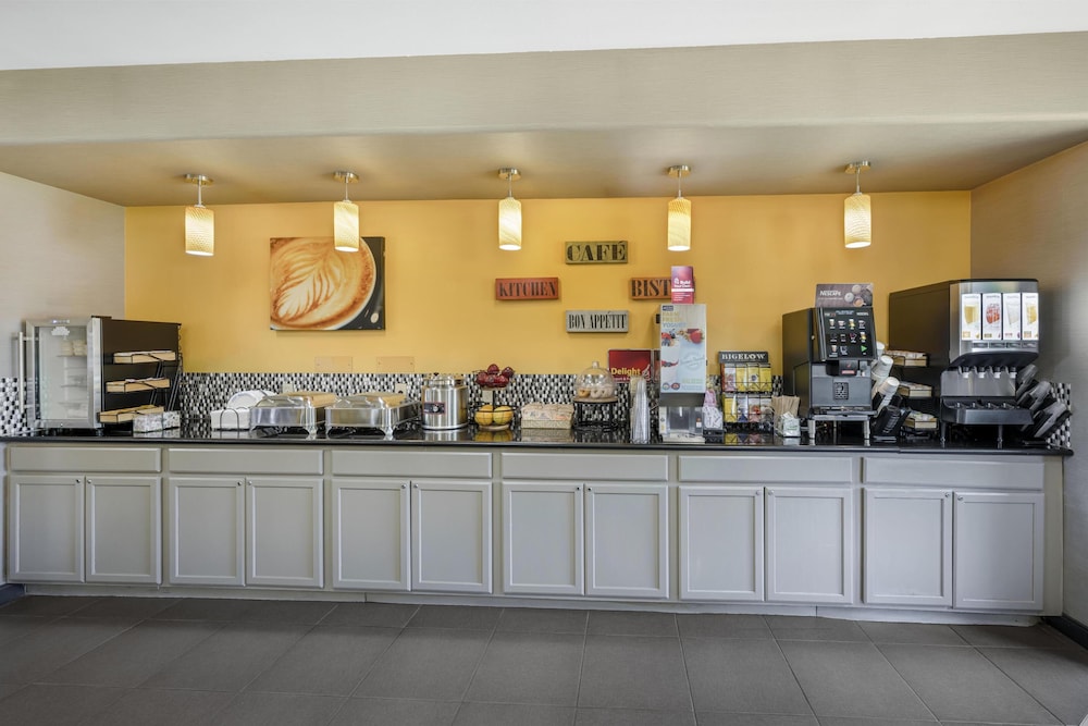 Best Western Plus The Four Corners Inn 55/69