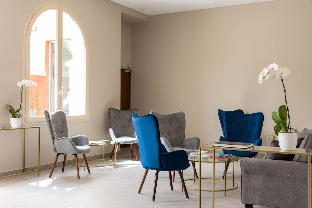 AEVA HOTEL 33/44