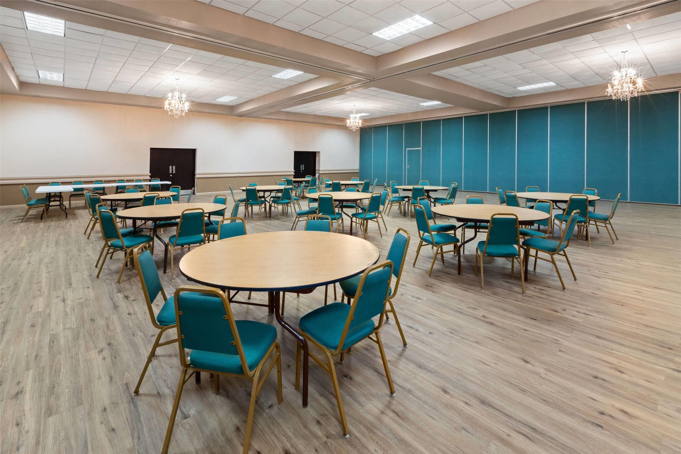 Quality Inn & Suites Grayling, MI 40/51