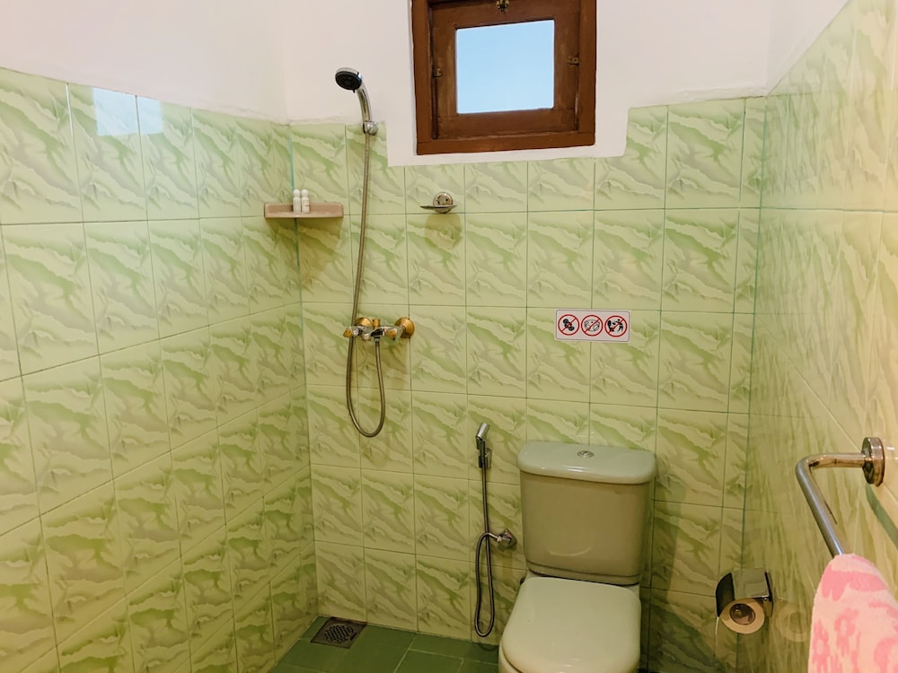 Sams Guest House 33/36