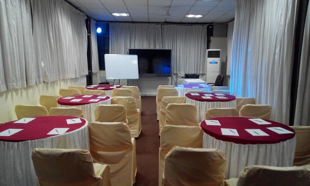 Hotel Orchard Pune 39/49