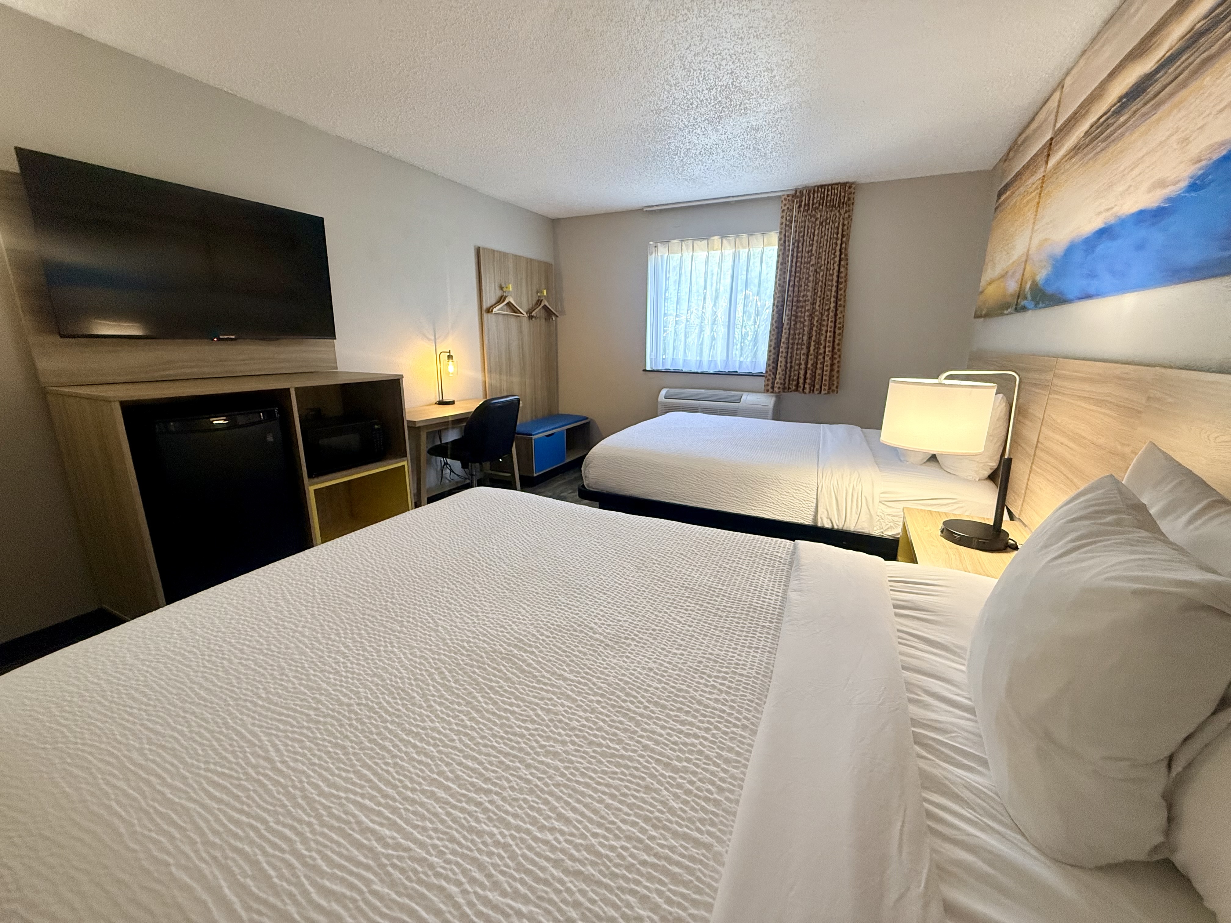 Room, 2 Queen Beds, Stair Access Only
