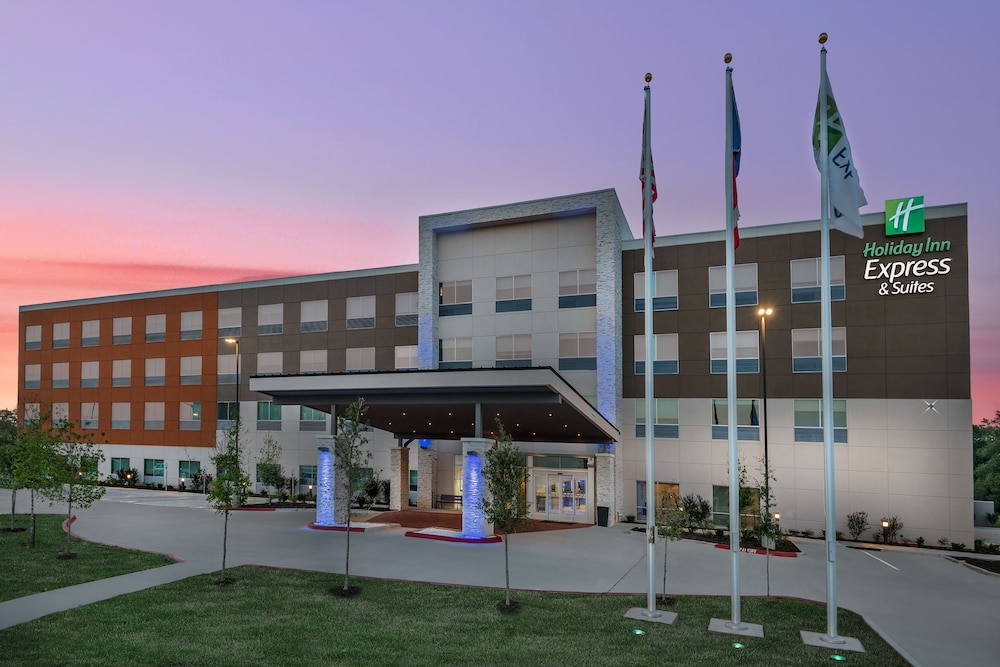 Holiday Inn Express & Suites Bryan 3/69