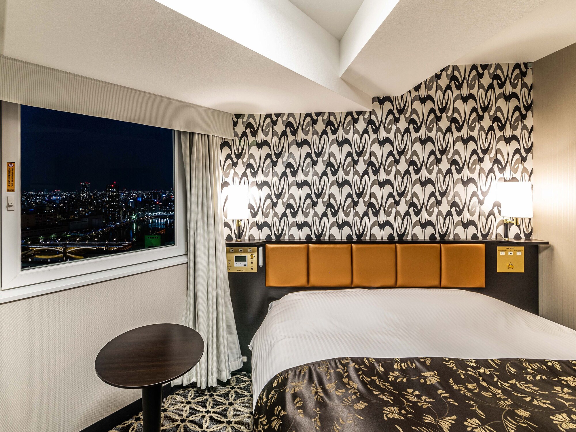 ROOM, QUEEN BED, HIGH FLOOR