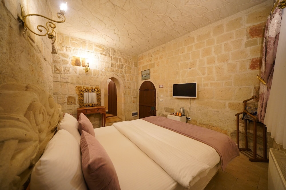 Sirhane Stone, Double Bed