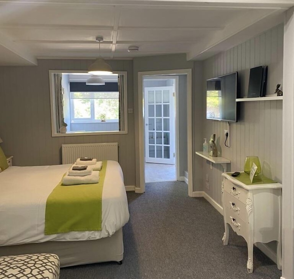 Petherton Cottage 8/23