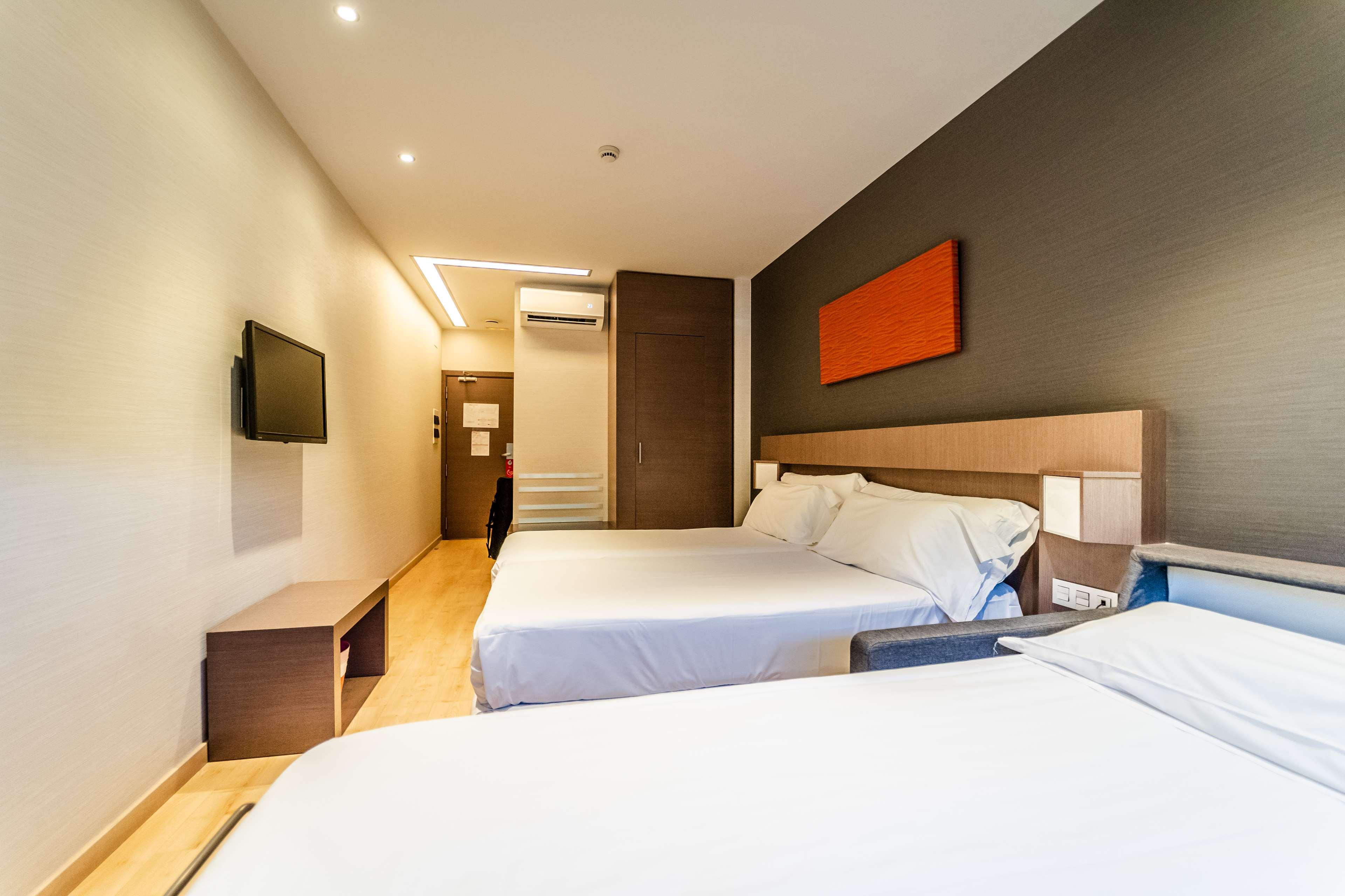 ROOM, DOUBLE BED, WITH EXTRA BED