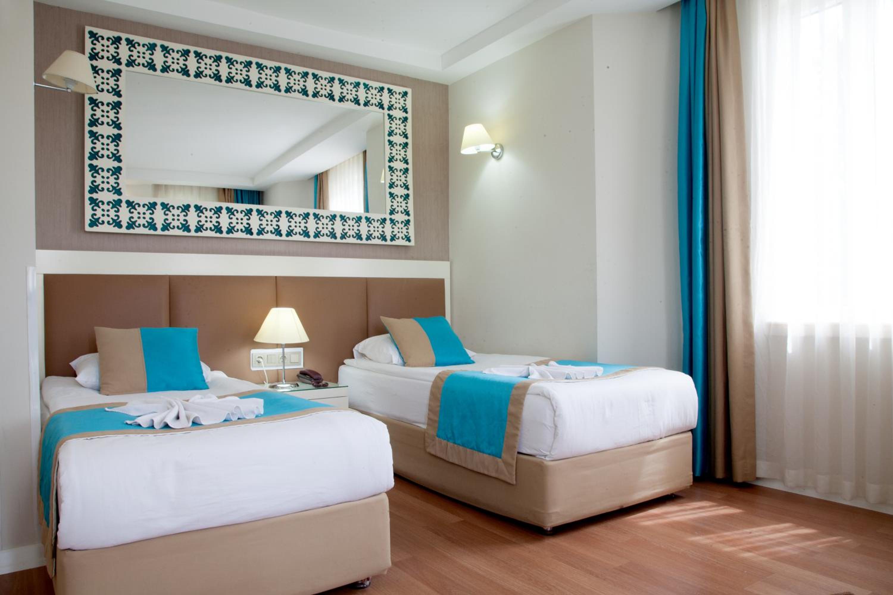 Standard, Double or Twin Bed, Sea View