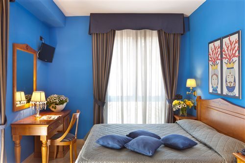 Room, Single