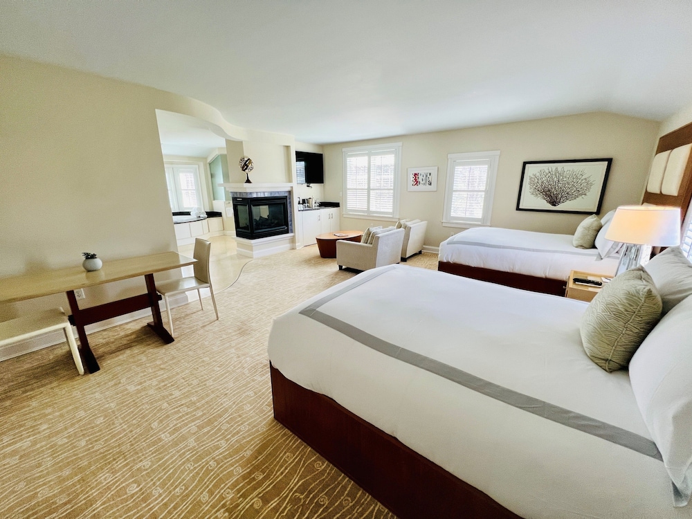 Spa, Suite, 2 Queen Beds