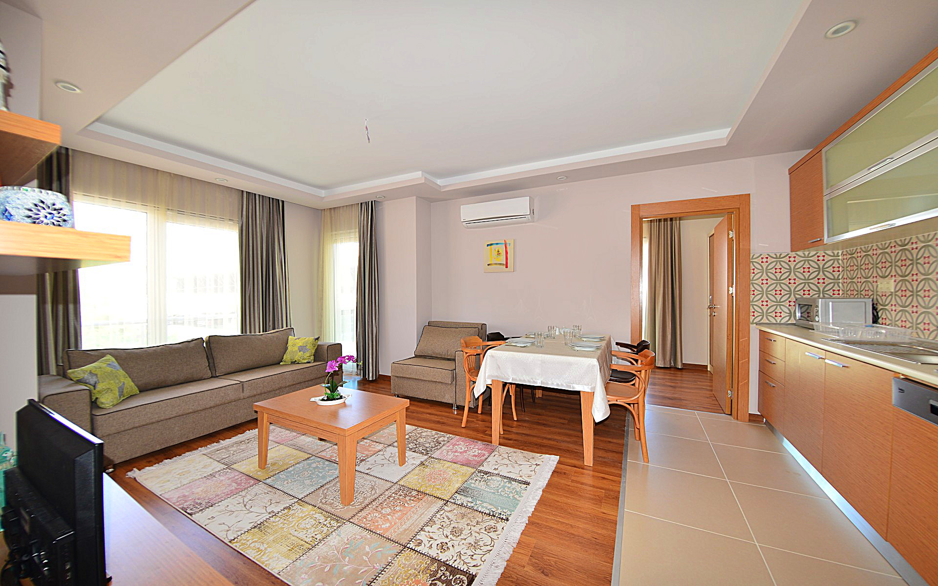 The Suites 85/100