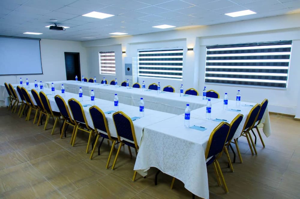 Hotel Aries Suites 19/22
