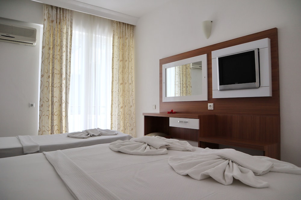Kleopatra Smile Hotel 6/23