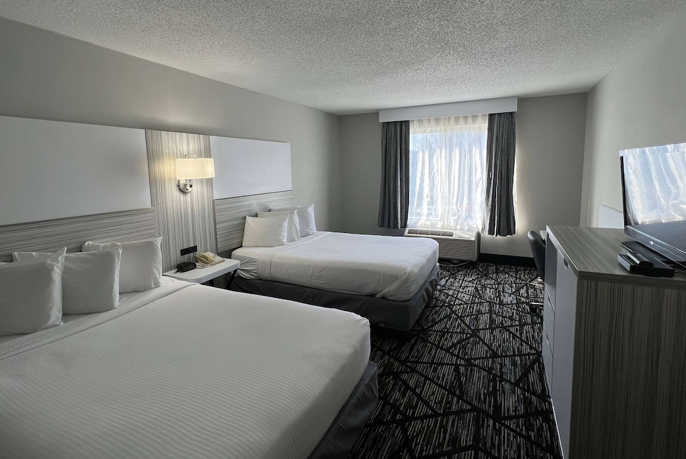 غرفة بسريرين مزدوجين، Baymont By Wyndham Peoria 2/6