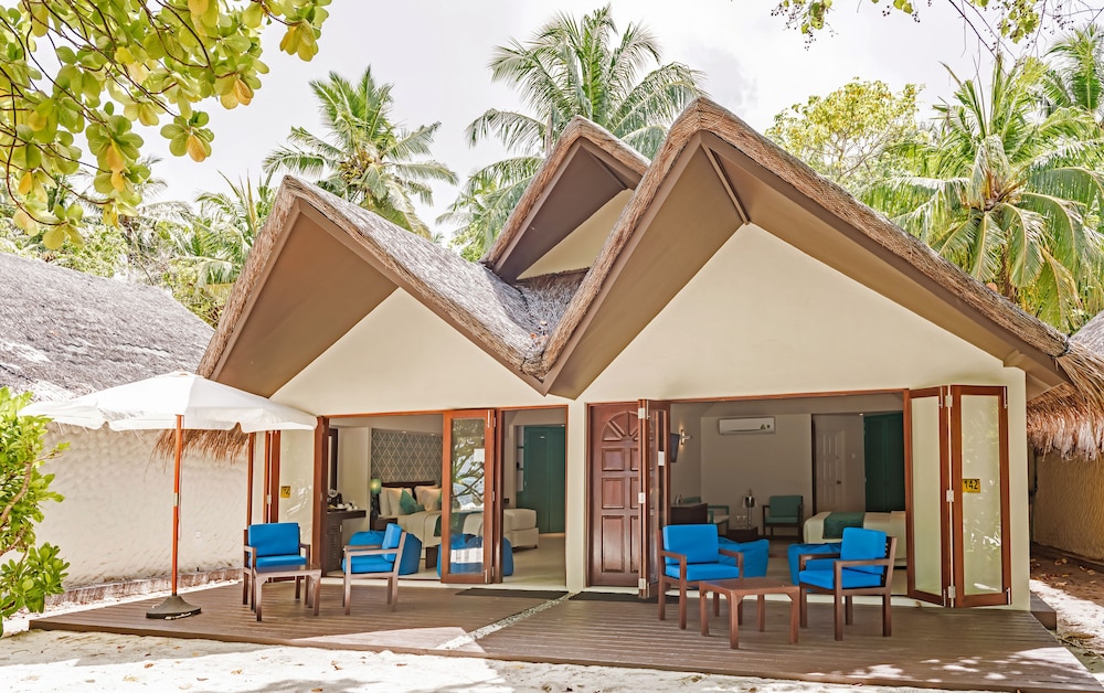 Adaaran Select Hudhuran Fushi 12/70