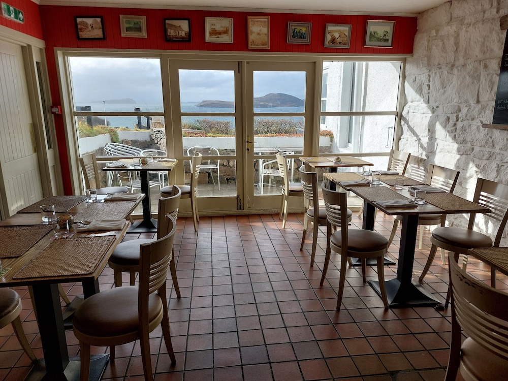 Summer Isles Hotel 32/50