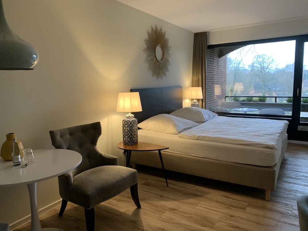 Room, Double Bed
