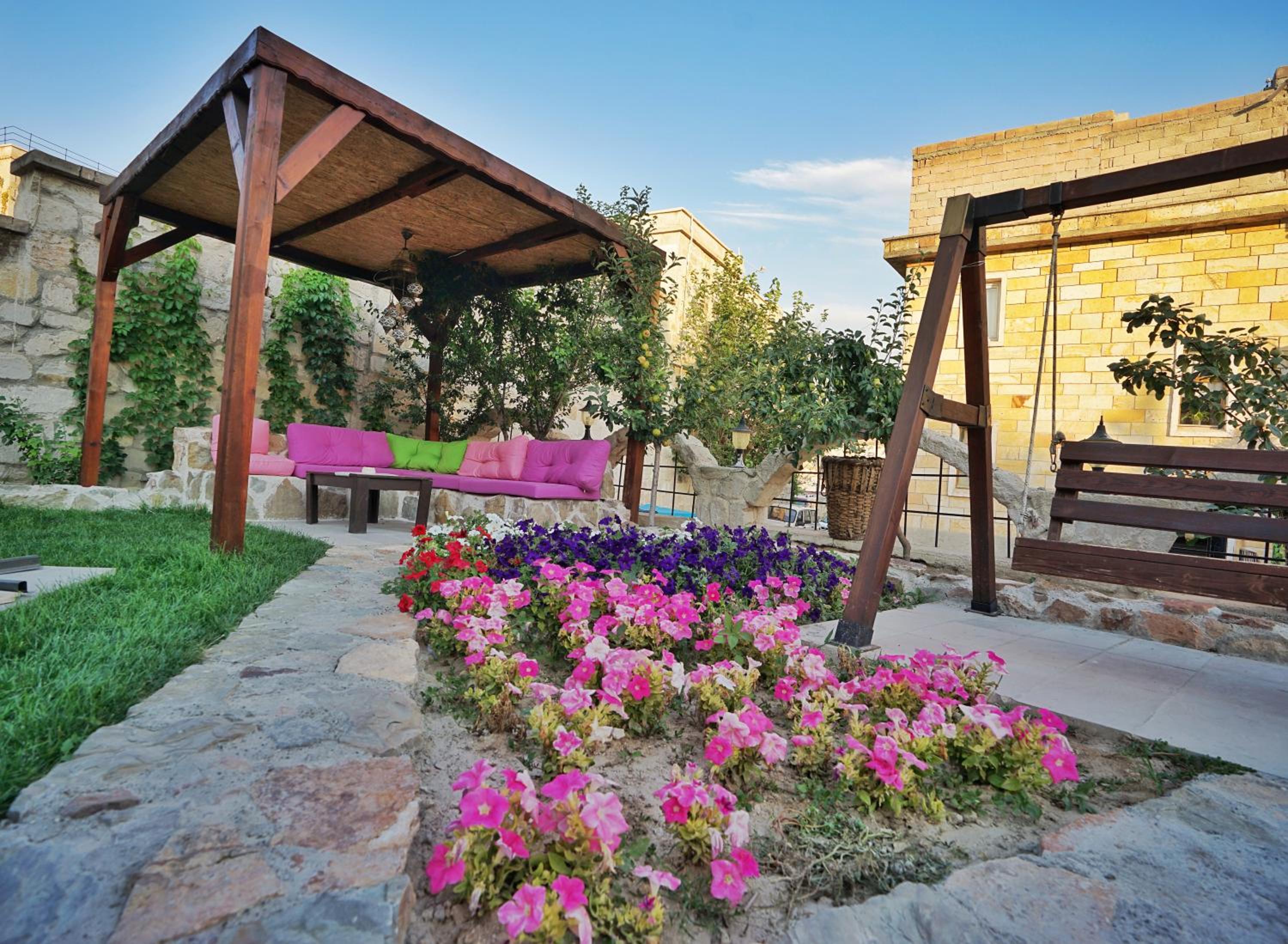 Sedir Cave Hotel 48/50
