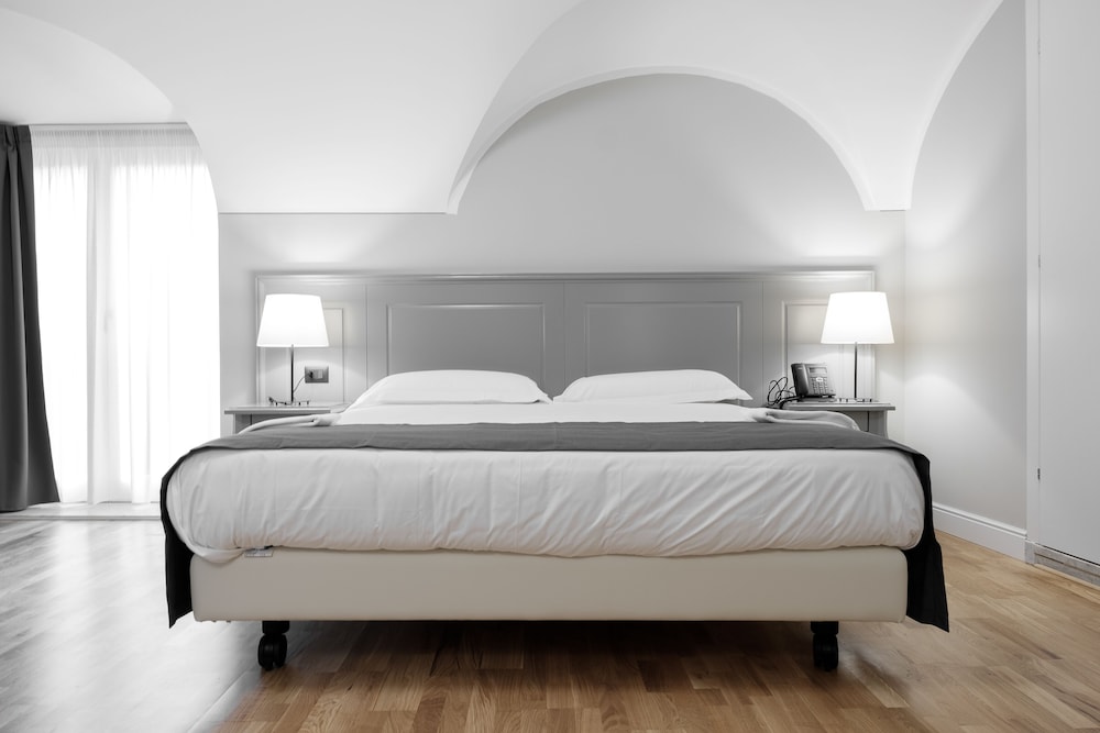 CITY, KING BED