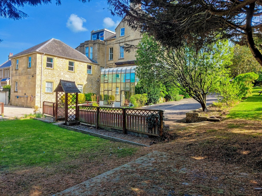 Wentworth House Guest House 60/69