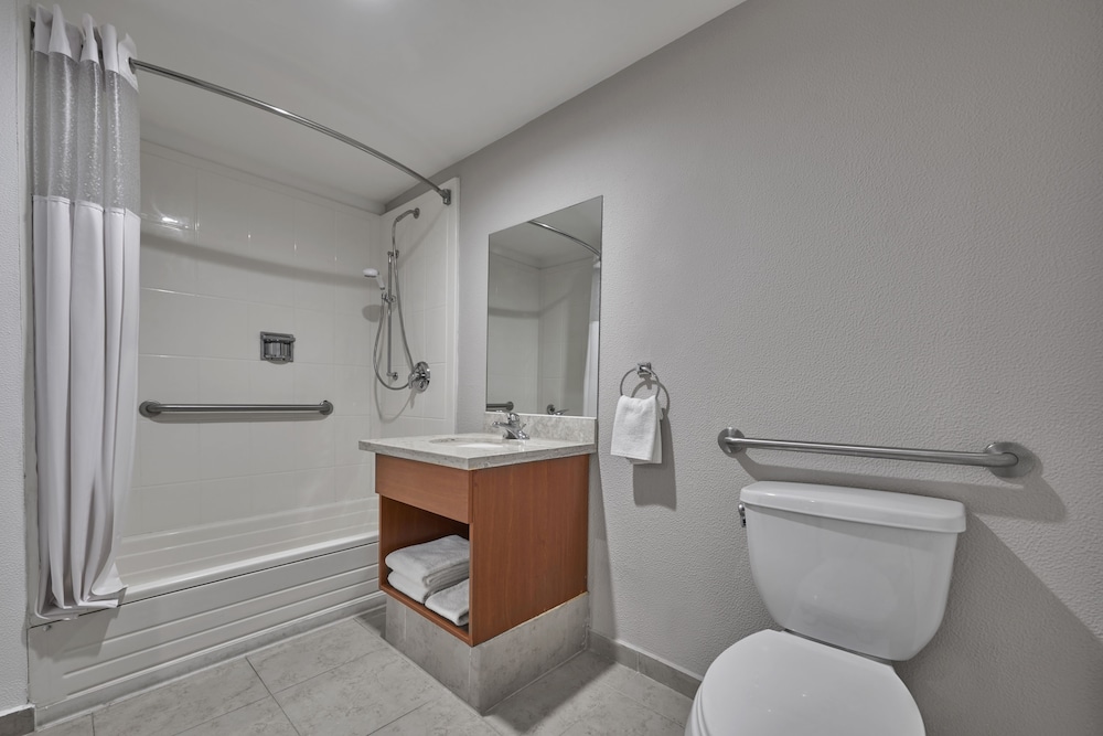 Extended Suites Monterrey Aeropuerto 26/56