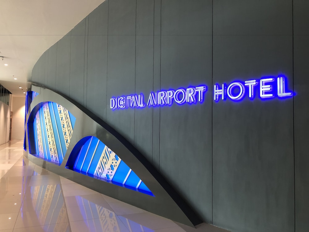 Digital Airport Hotel 10/23