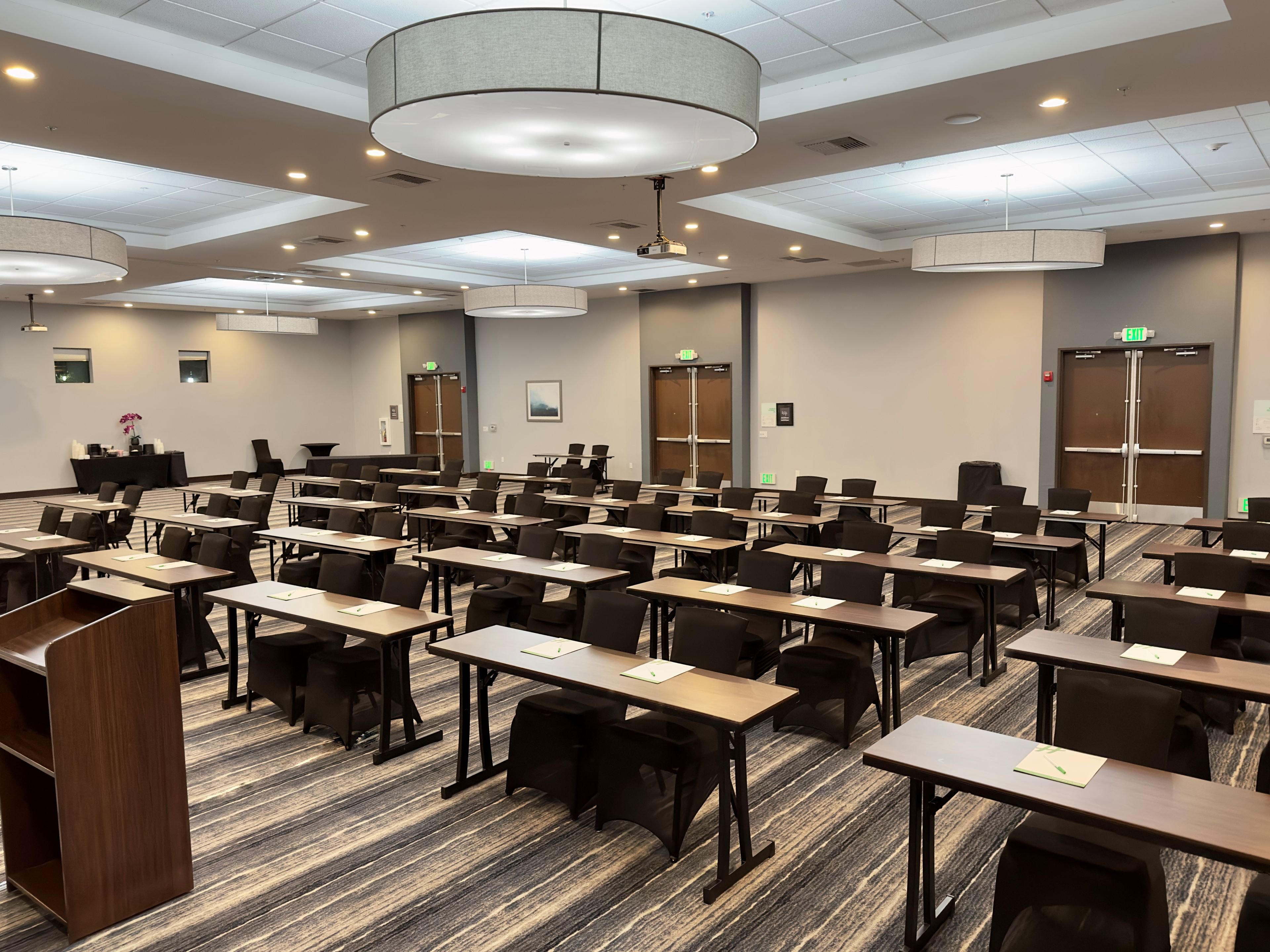 Holiday Inn Carlsbad 58/73