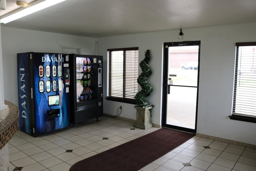 Heritage Inn & Suites 20/31