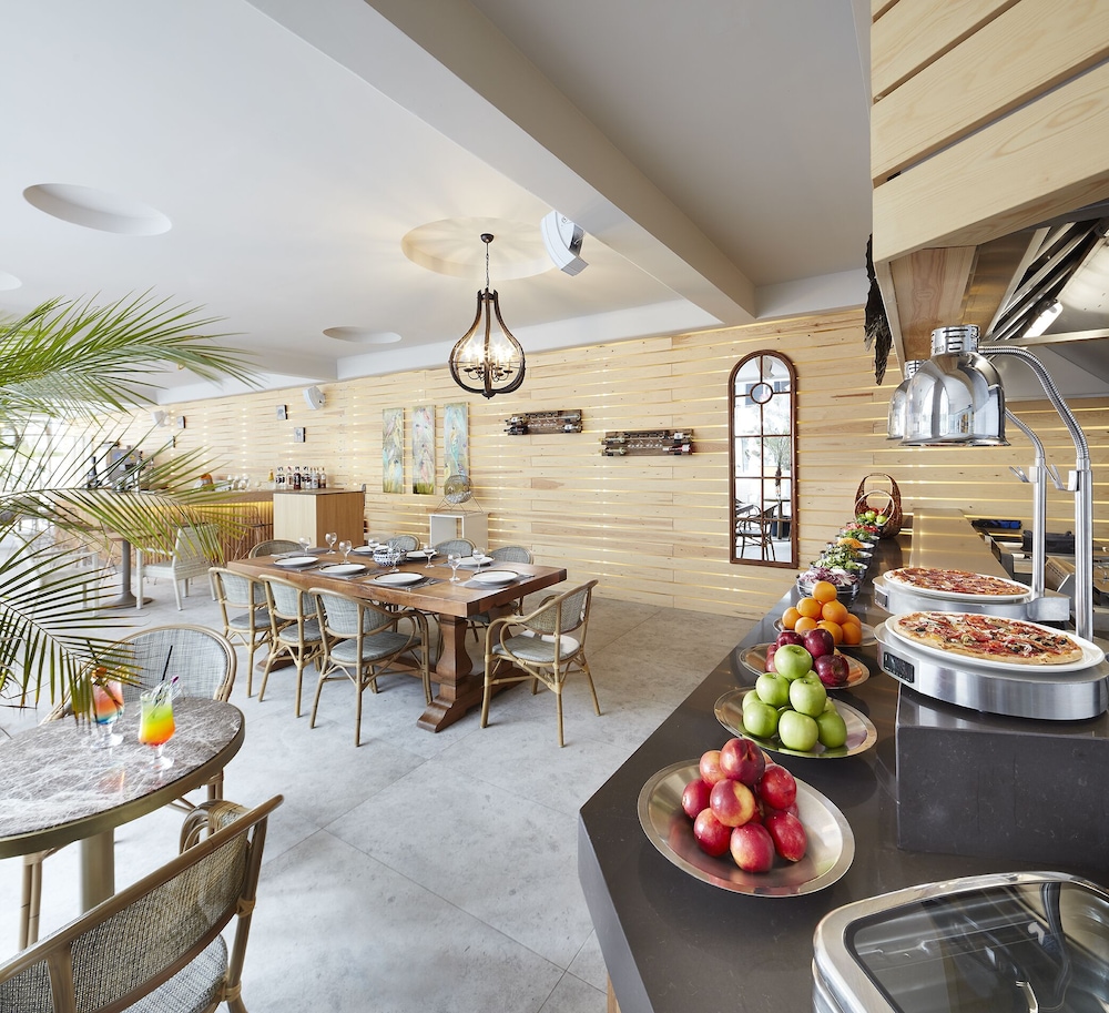 Lalila Blue Suites 61/73