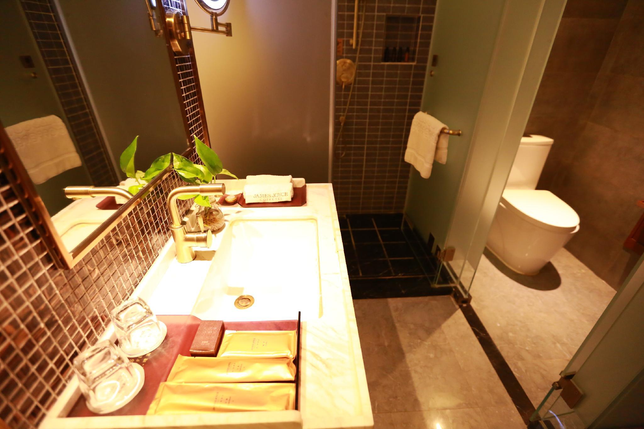 James Joyce Coffetel (Qinhuangdao Qinhuangdao Railway Station Wanda Plaza) 61/64