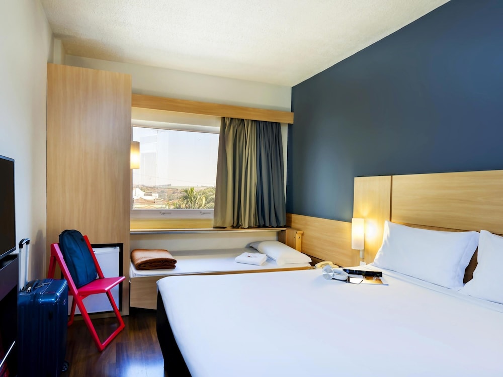 Ibis Paulinia 15/49