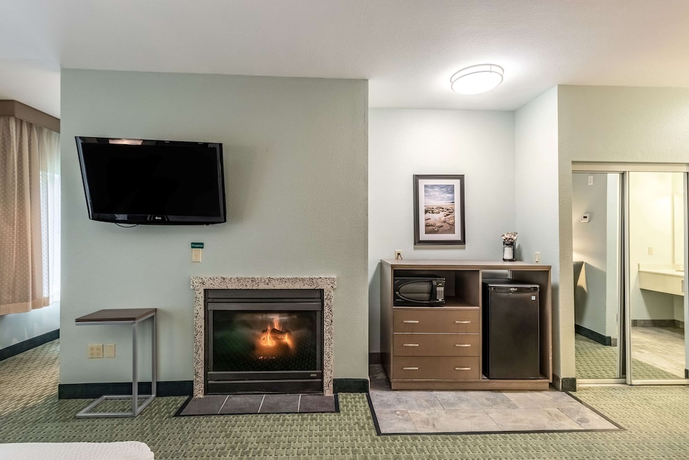 La Quinta Inn Suites By Wyndham Newport 34/40