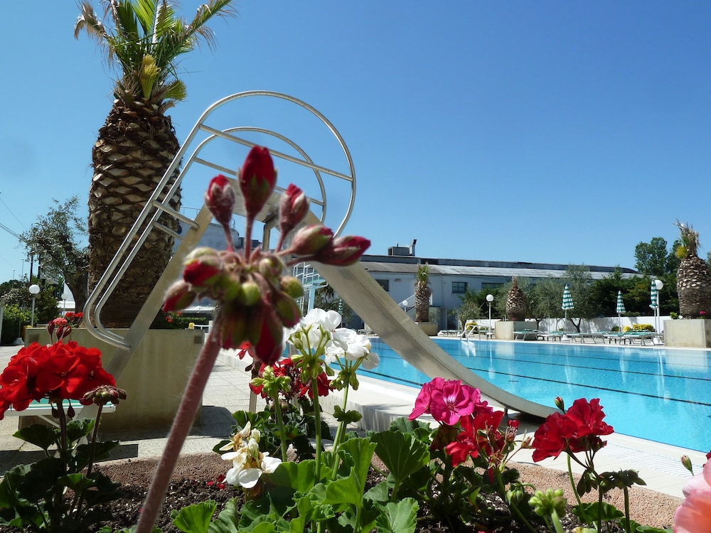 Hotel Cormoran 64/66