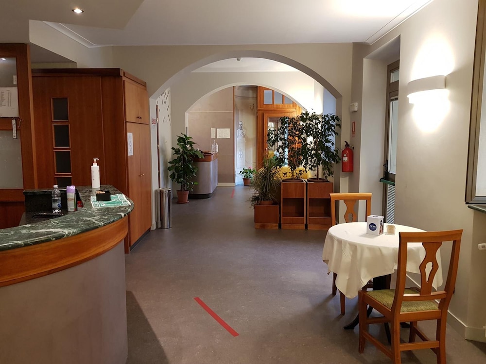 Hotel Cavour Asti 10/16