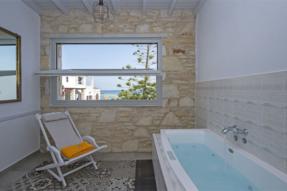 Contaratos Beach Hotel 49/50