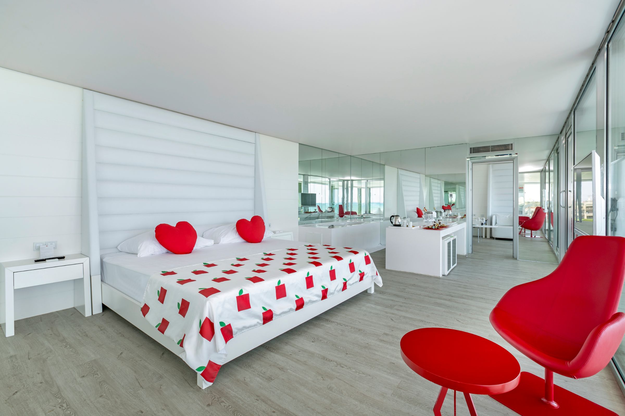 Design Room - Direct Sea View