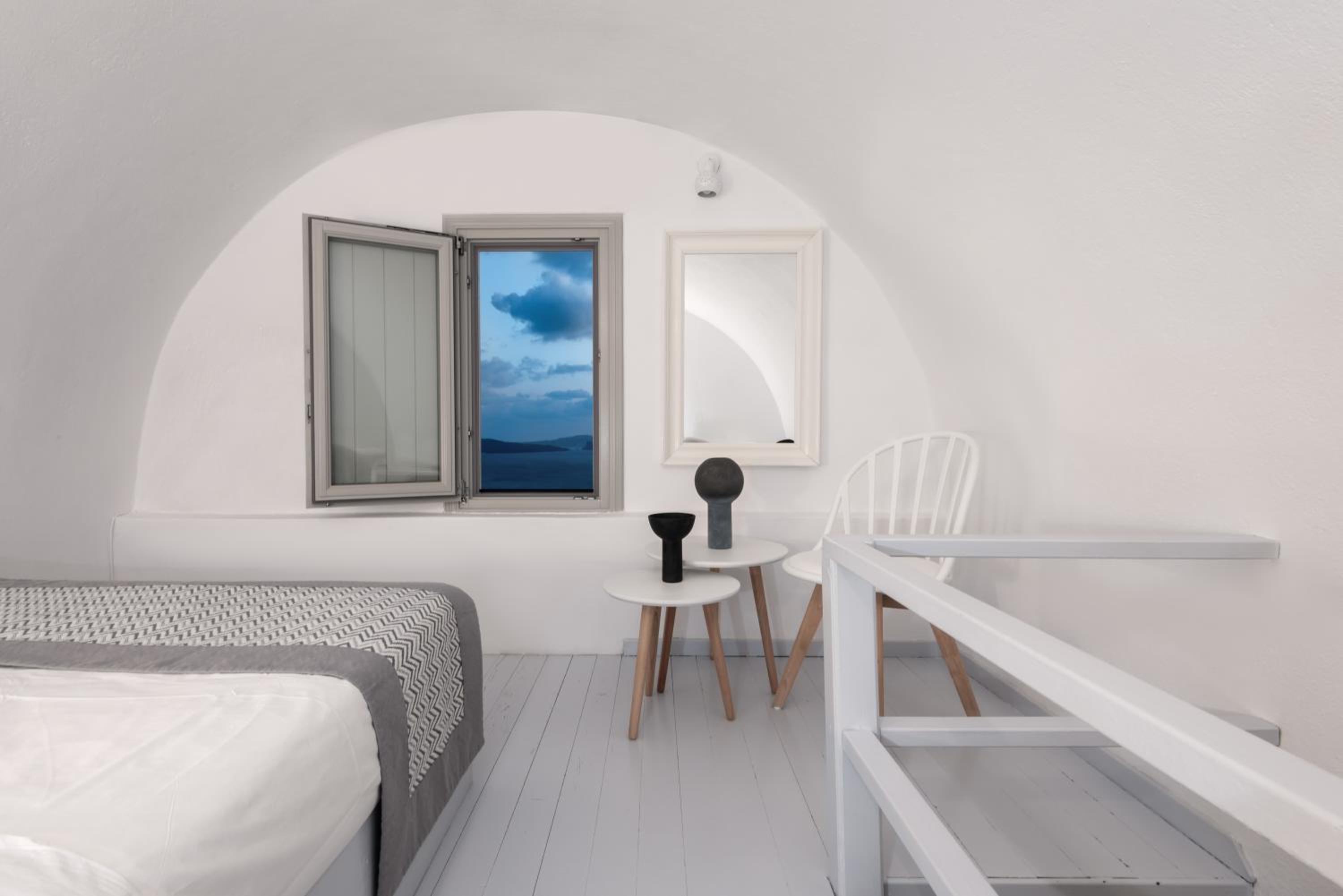 Cave, Maisonette, Suite, Queen Bed, Caldera and Sea View