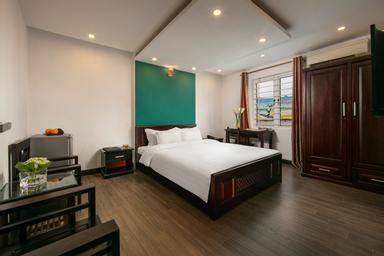 Deluxe, Double Bed, Smoking