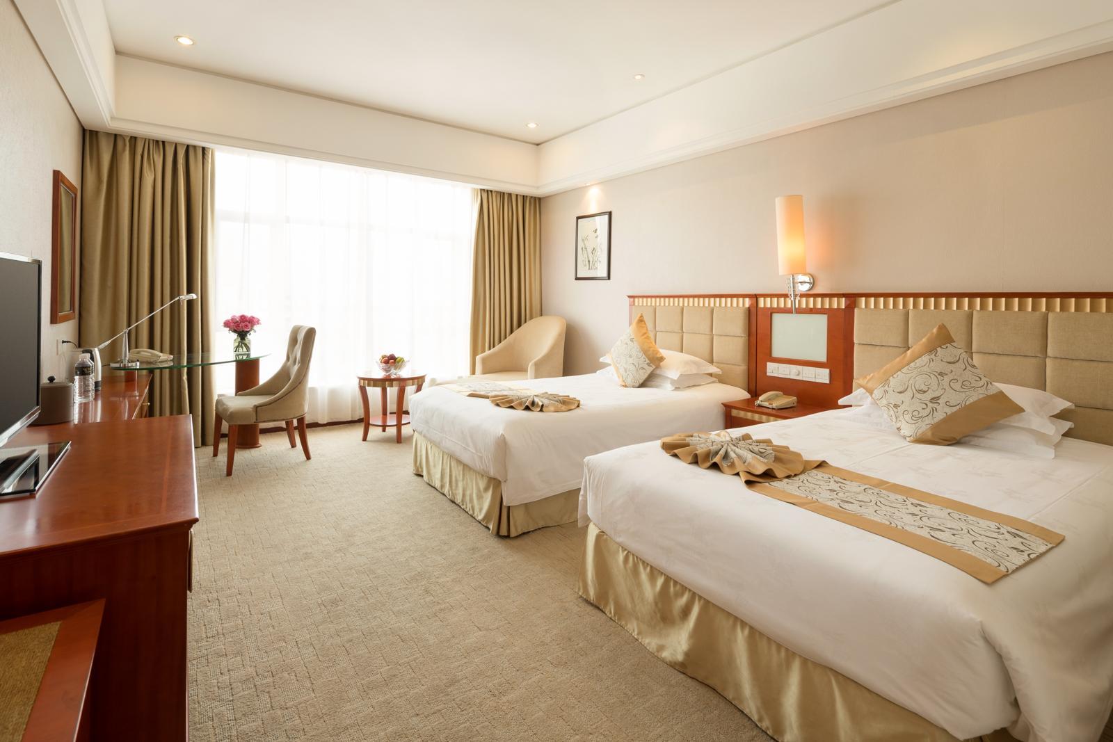 DELUXE, TWIN BEDS, WITH VIEW