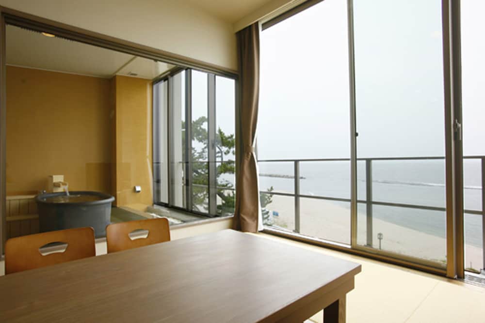 Bayside Square Kaike Hotel 38/59